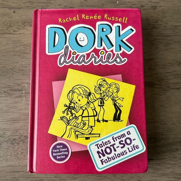 Dork Diaries book-Tales From a Not so Fabulous Life - Picture 1 of 2